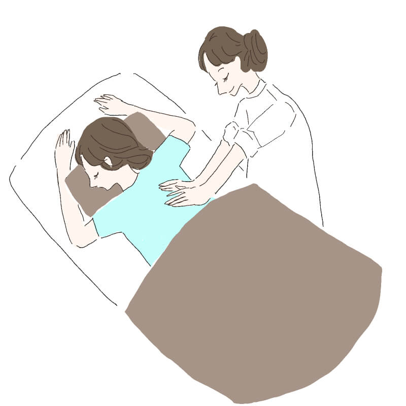 背中をマッサージ受けている女性のイラスト